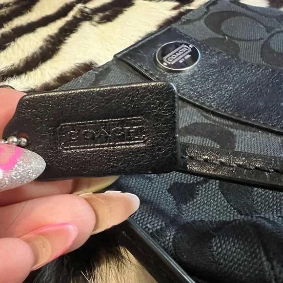 Authentic Coach Wristlet Canvas Leather Perfect Condition - Picture 7 of 7